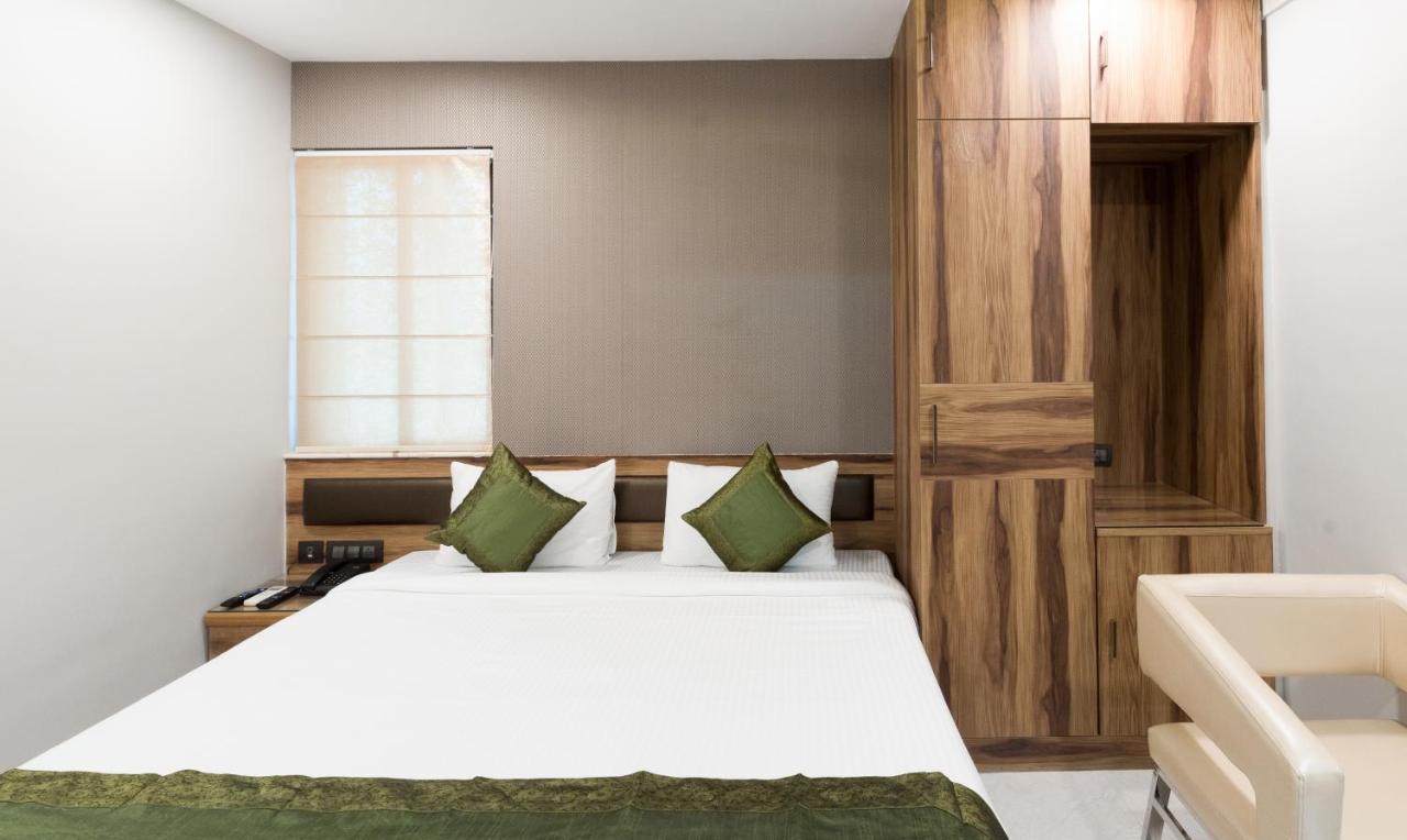 Treebo Trend Glorious Rim Rocks Palace Колката Екстериор снимка