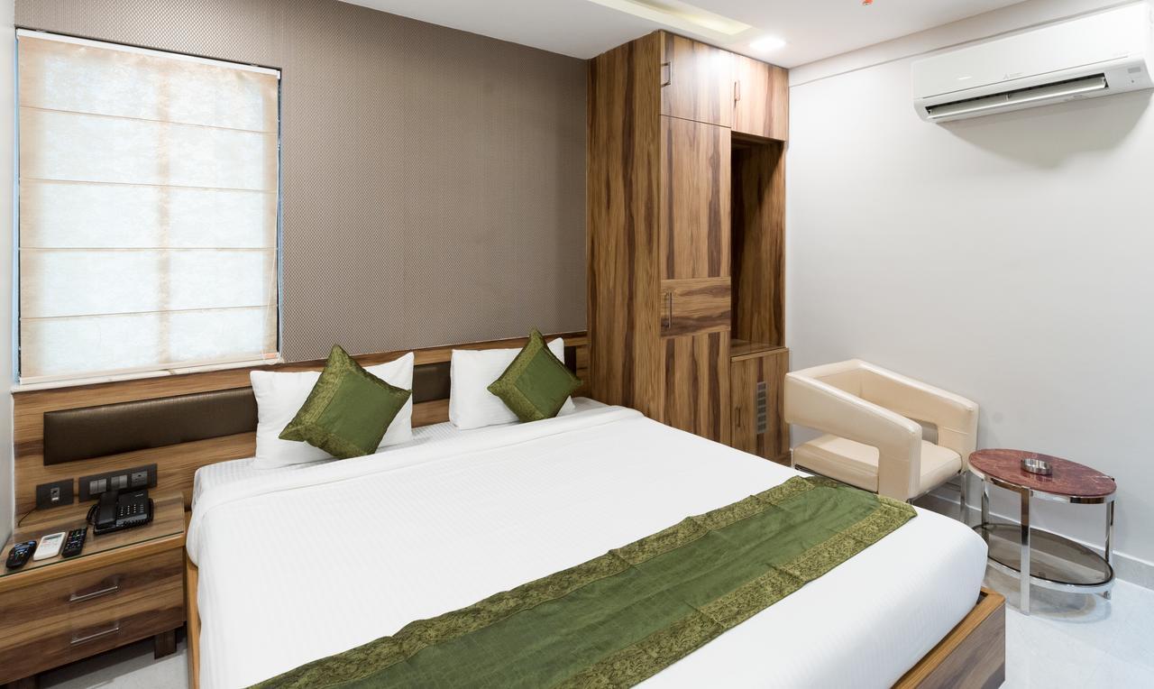 Treebo Trend Glorious Rim Rocks Palace Колката Екстериор снимка