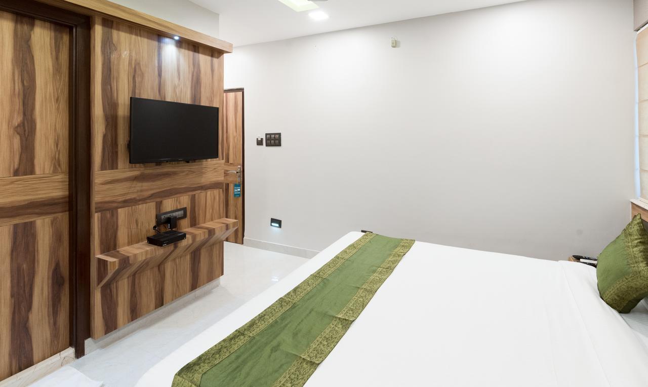 Treebo Trend Glorious Rim Rocks Palace Колката Екстериор снимка